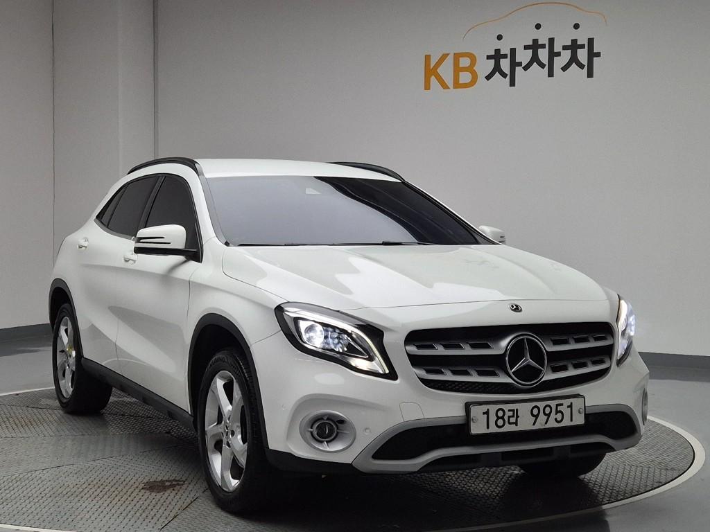 2019 BENZ GLA CLASS 