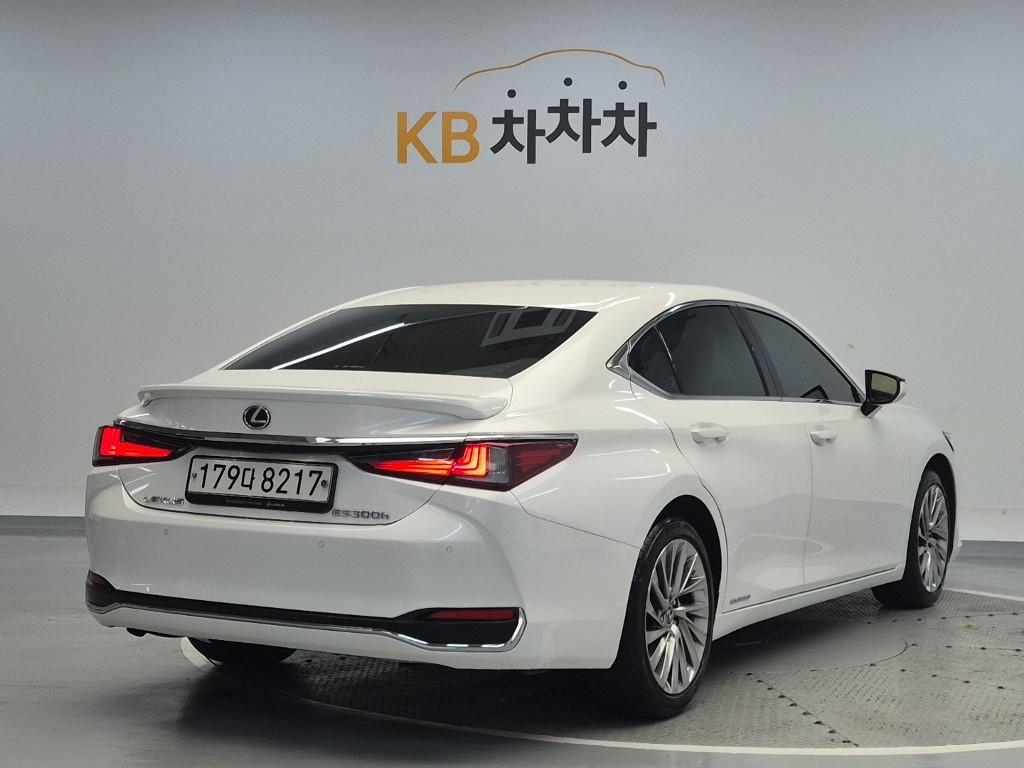 2020 LEXUS ES 