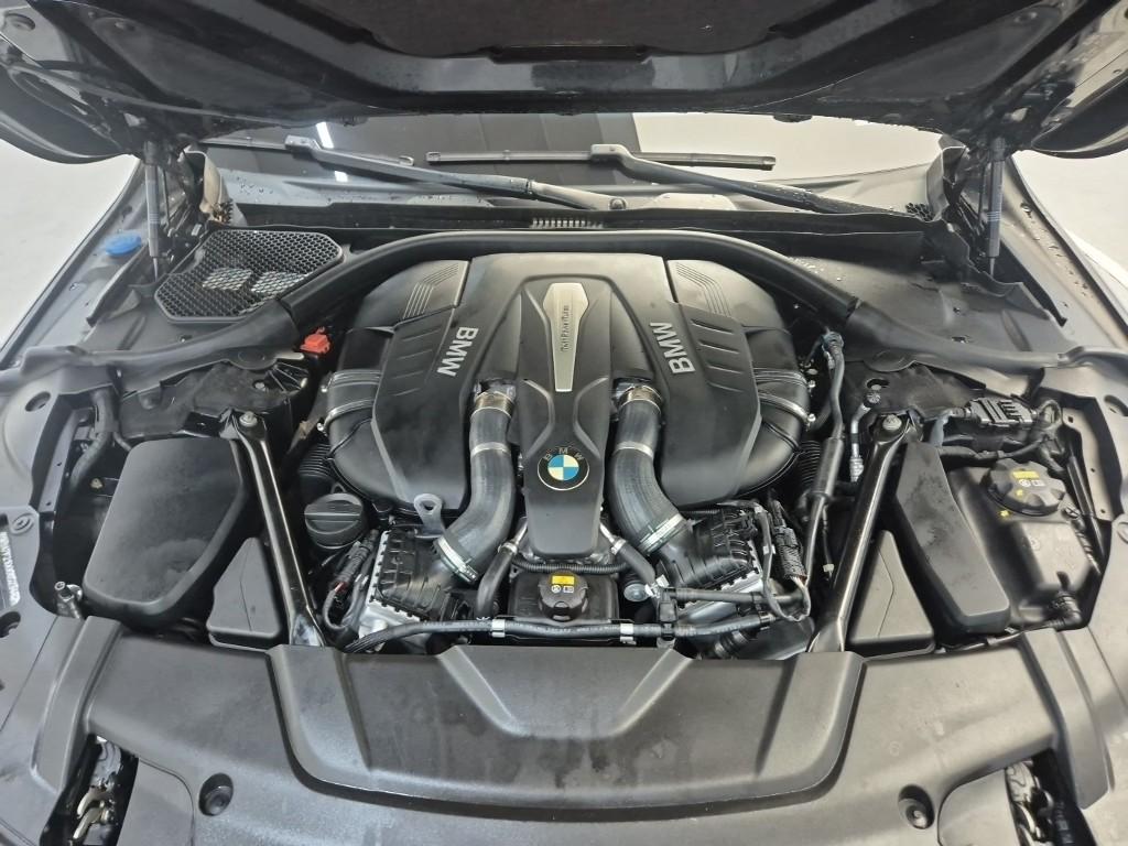 2016 BMW 7 SERIES (6Gen) 