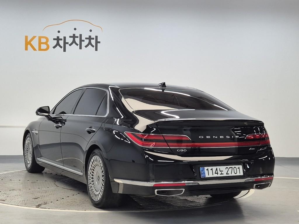 2021 GENESIS G90 