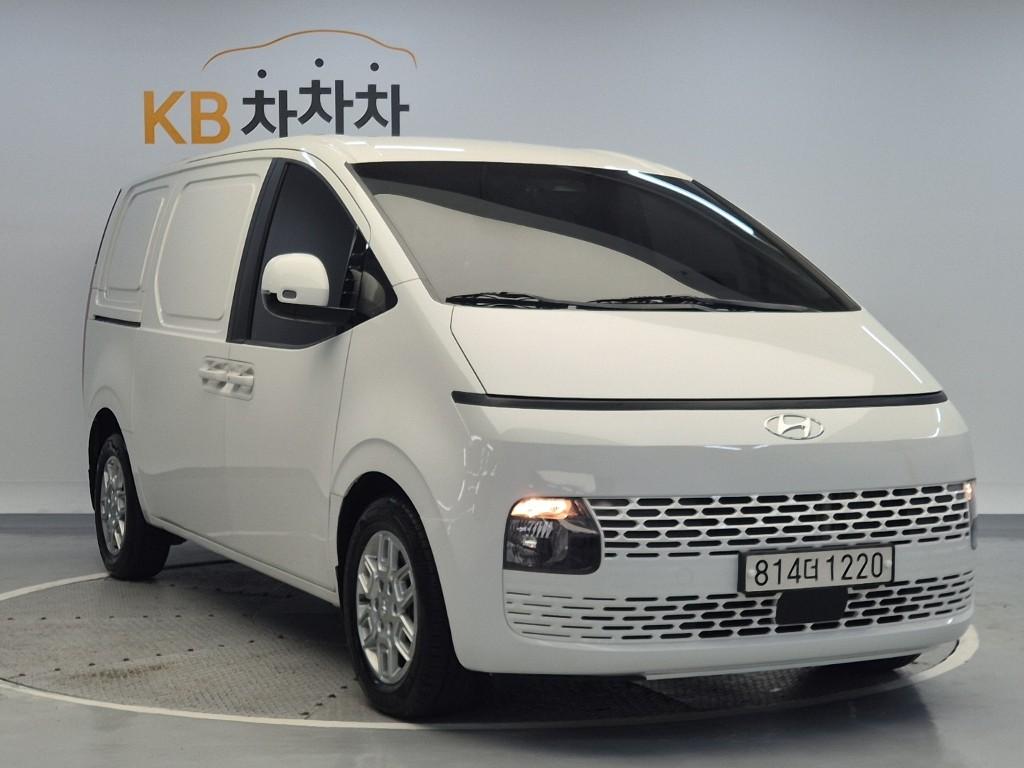2023 HYUNDAI STARIA 