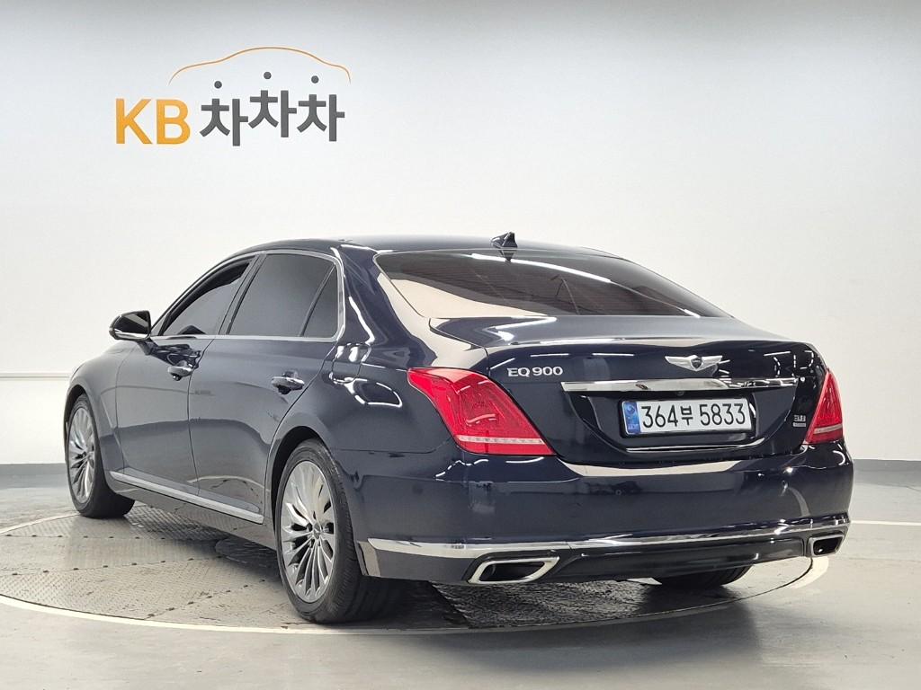 2017 GENESIS EQ900 
