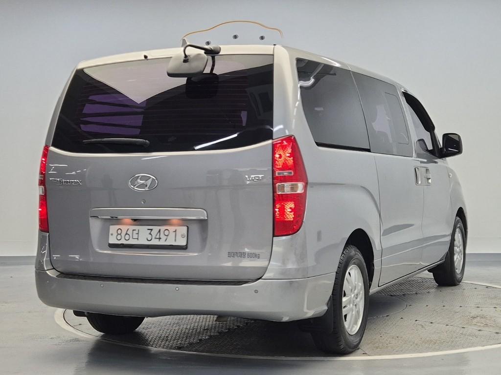 2016 HYUNDAI GRAND STAREX 
