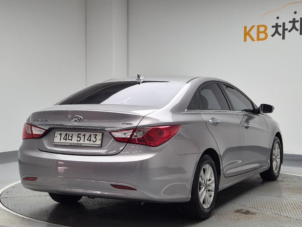 2010 HYUNDAI SONATA (YF) 