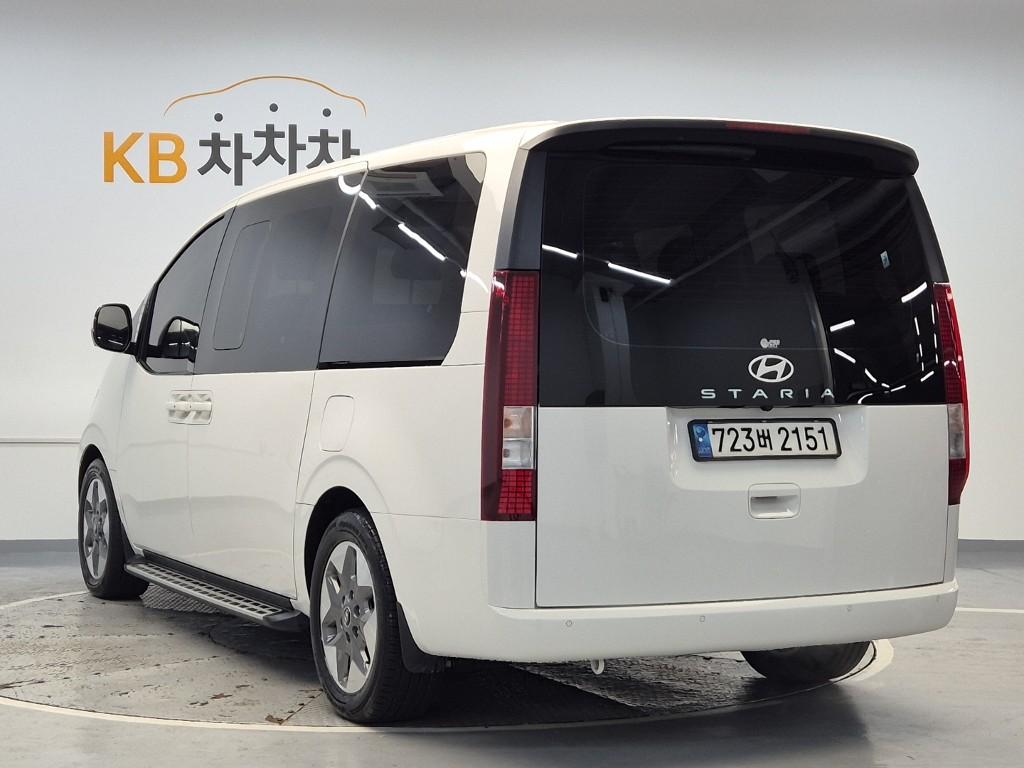2025 HYUNDAI STARIA 