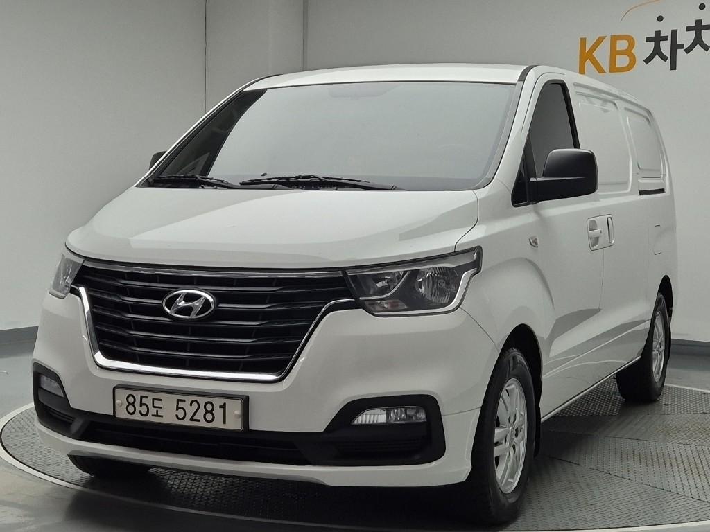 2021 HYUNDAI THE NEW GRAND STAREX 