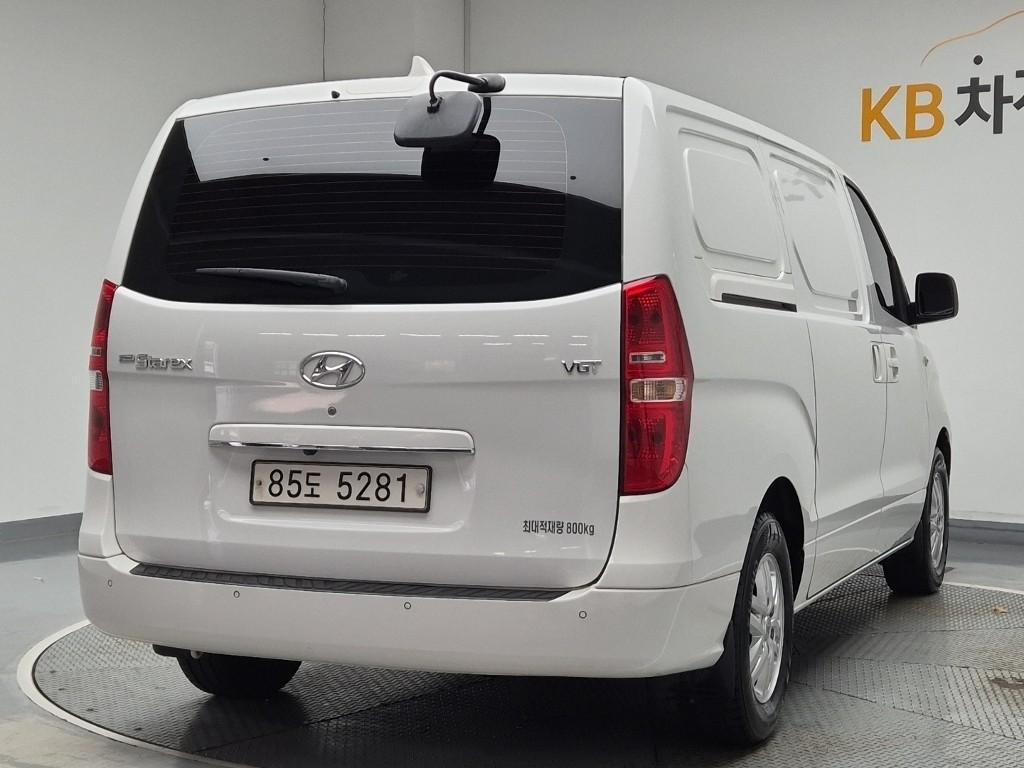 2021 HYUNDAI THE NEW GRAND STAREX 