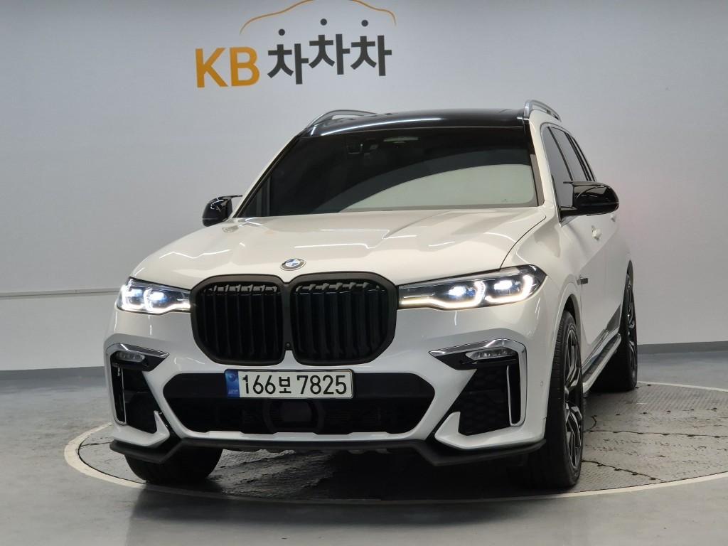 2021 BMW X7 