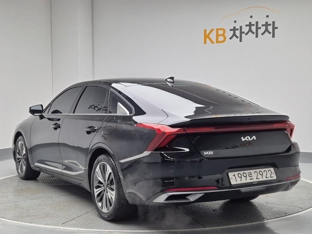 2022 KIA K8 