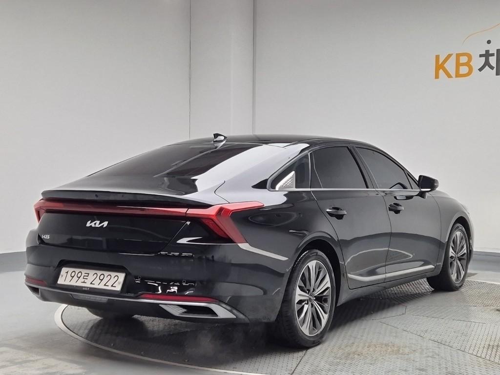 2022 KIA K8 