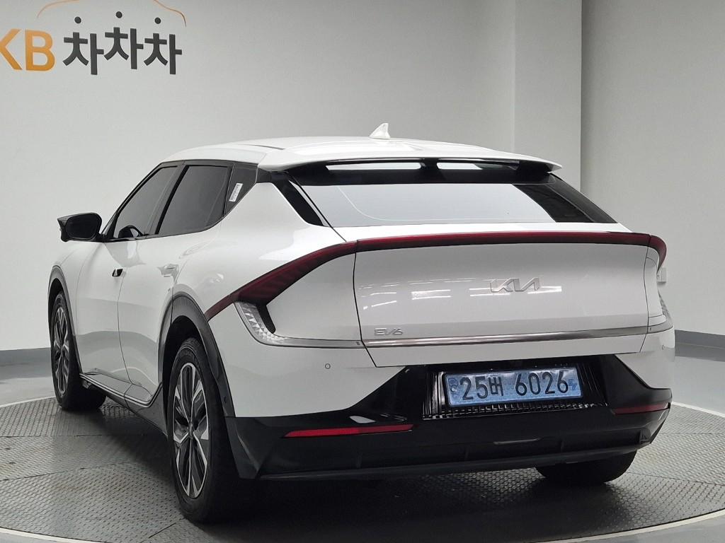 2022 KIA EV6 
