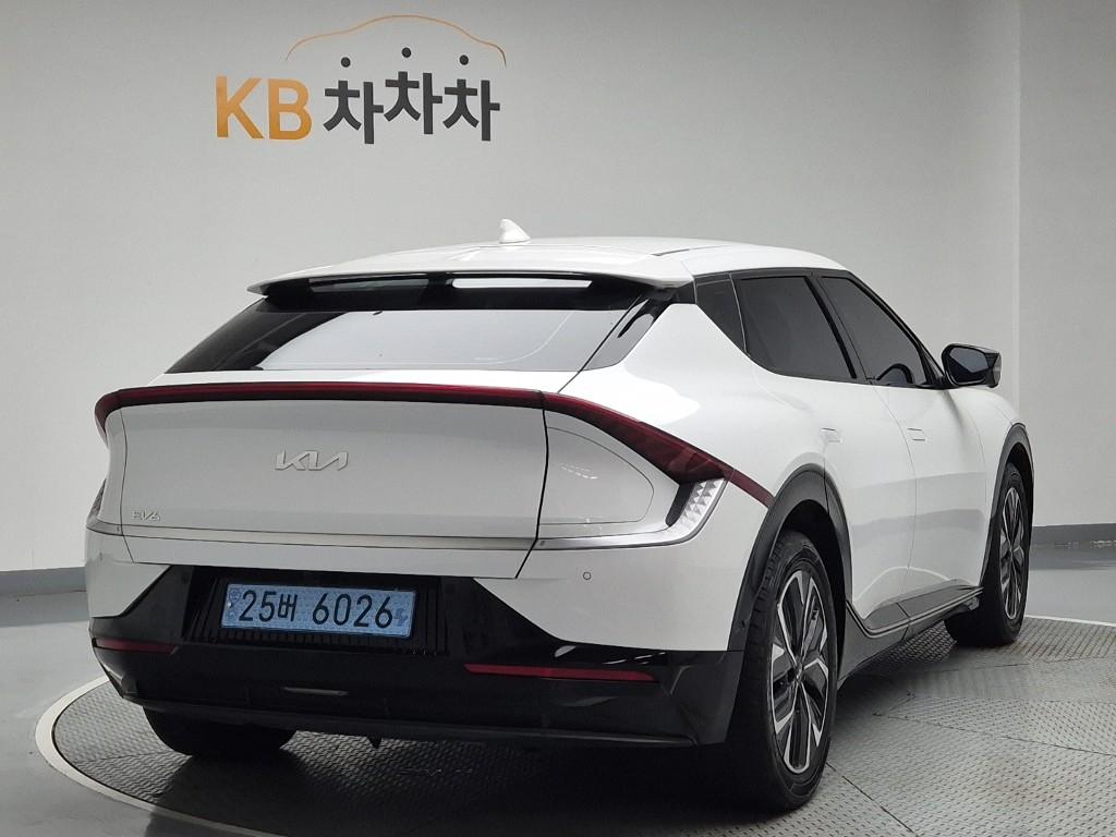 2022 KIA EV6 