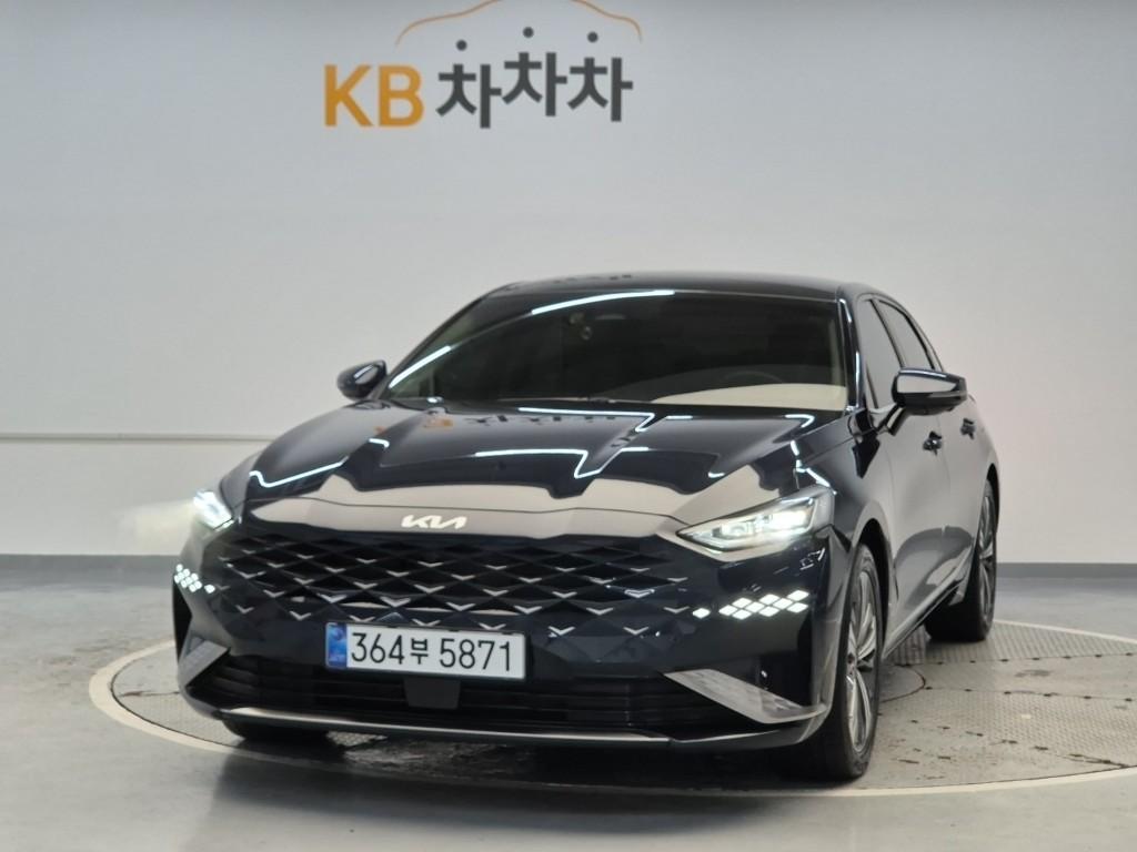 2022 KIA K8 
