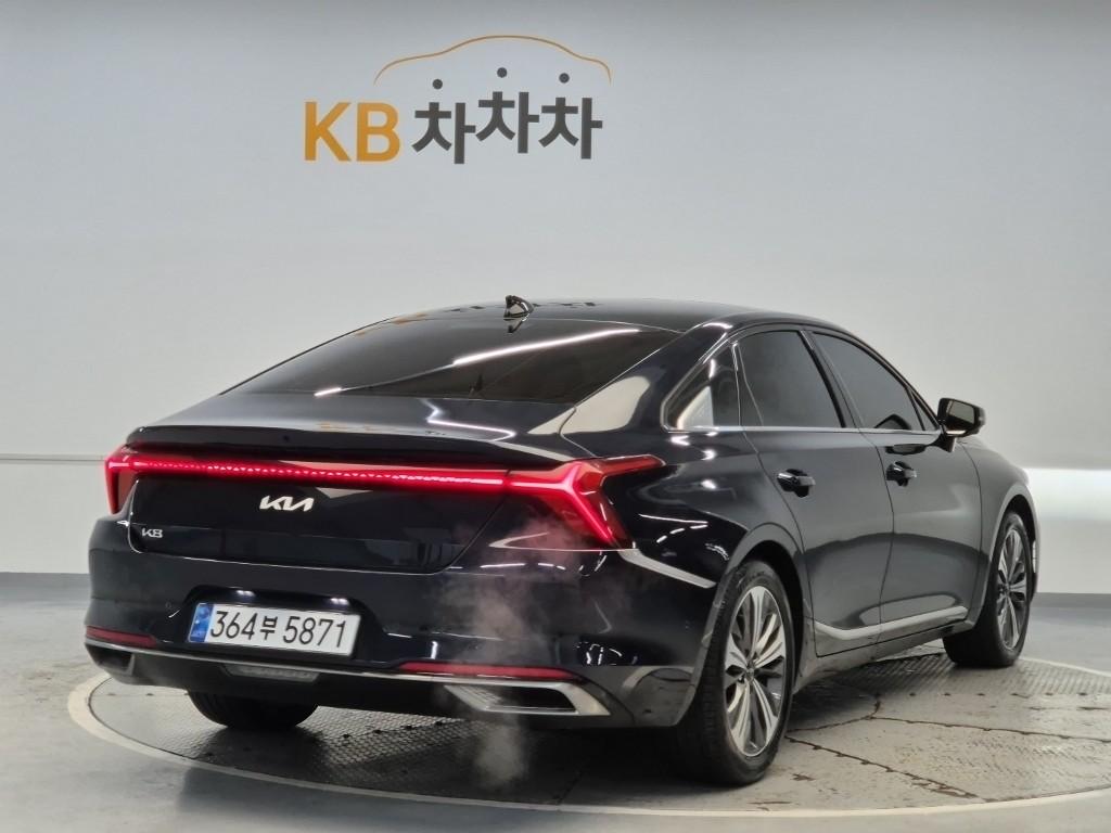 2022 KIA K8 