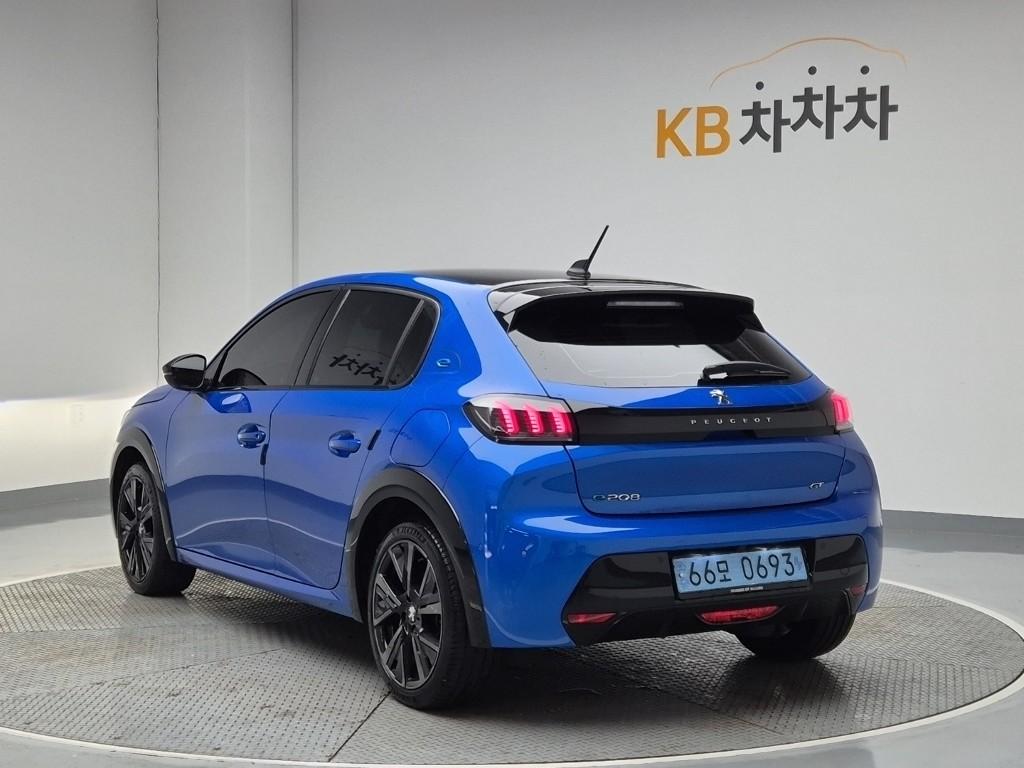 2023 PEUGEOT e-208 