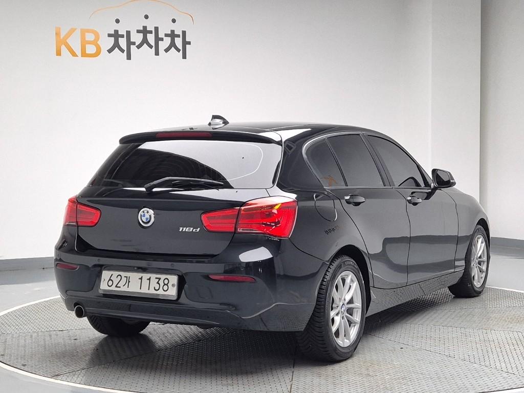 2017 BMW 1 Series (2Gen) 