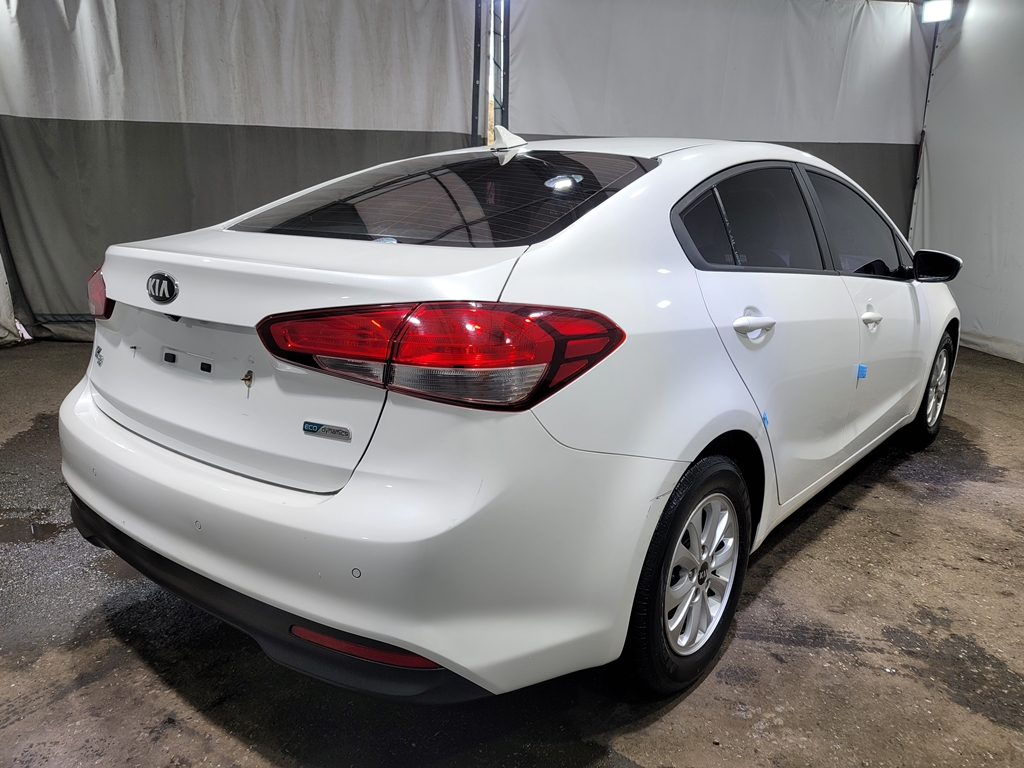 2017 KIA THE NEW K3 1.6 Diesel Deluxe