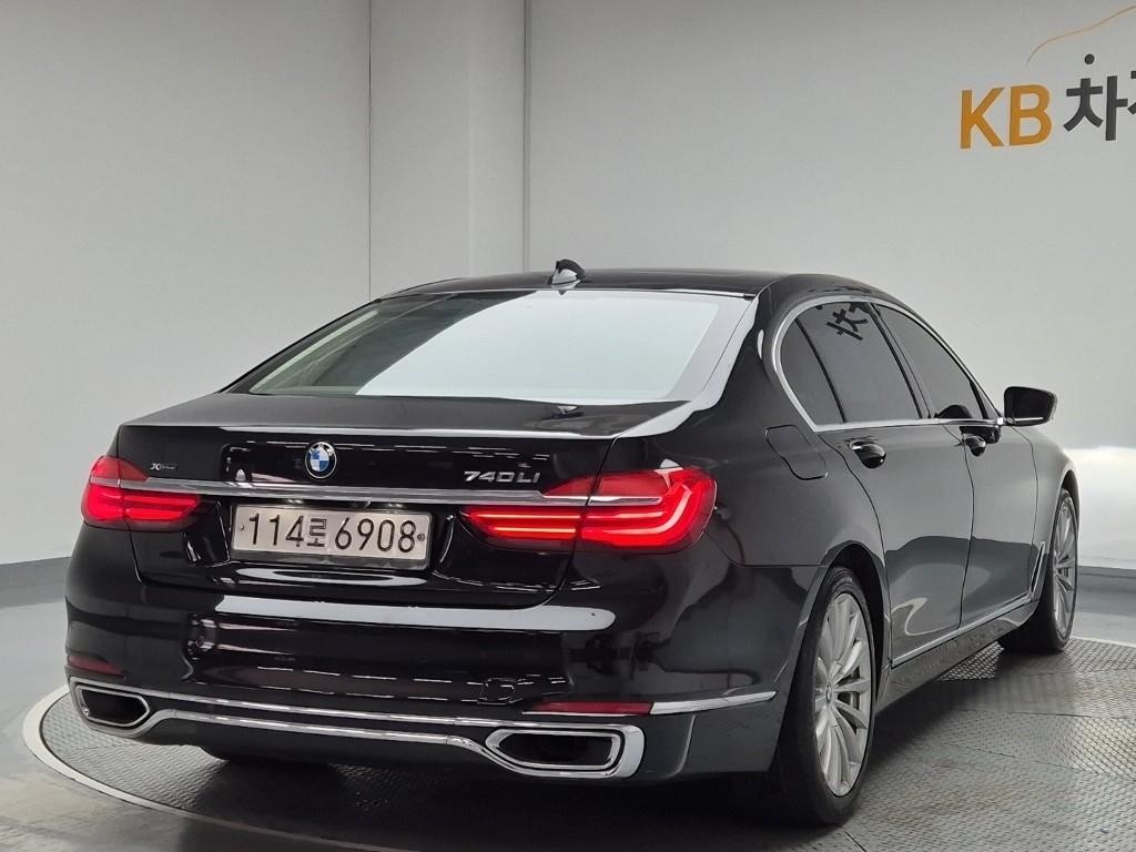 2016 BMW 7 SERIES (6Gen) 