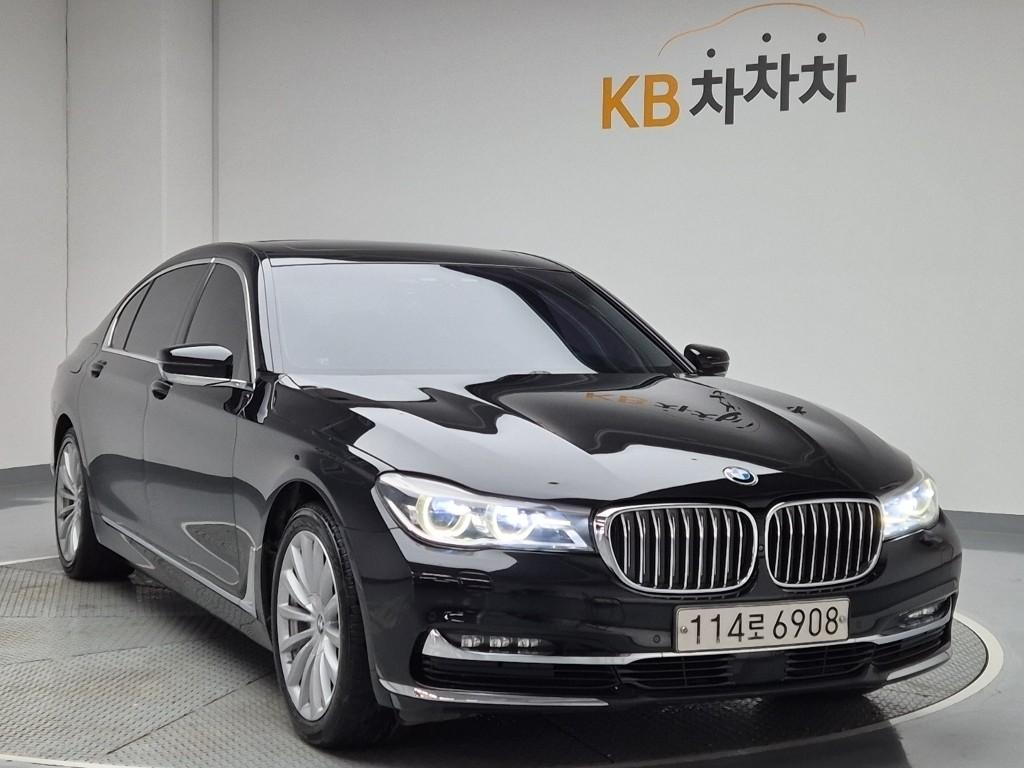 2016 BMW 7 SERIES (6Gen) 
