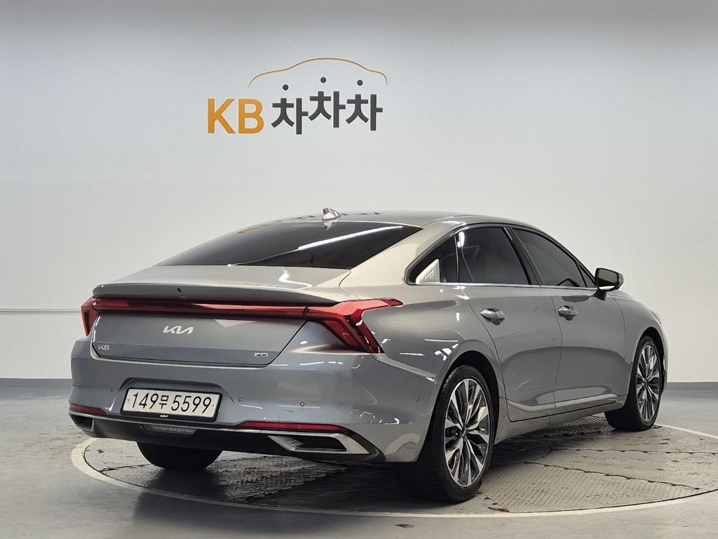 2022 KIA K8 