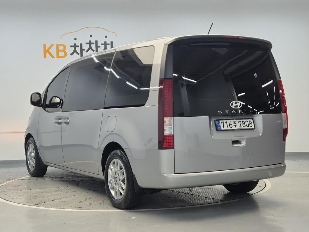 2025 HYUNDAI STARIA 