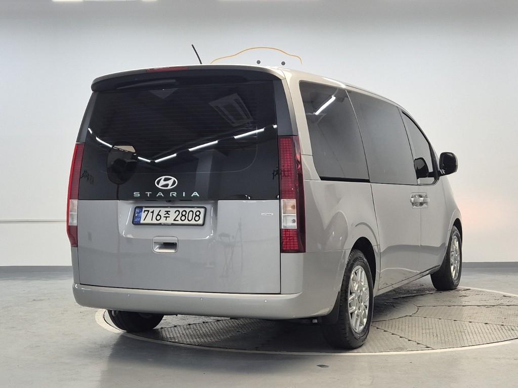 2025 HYUNDAI STARIA 