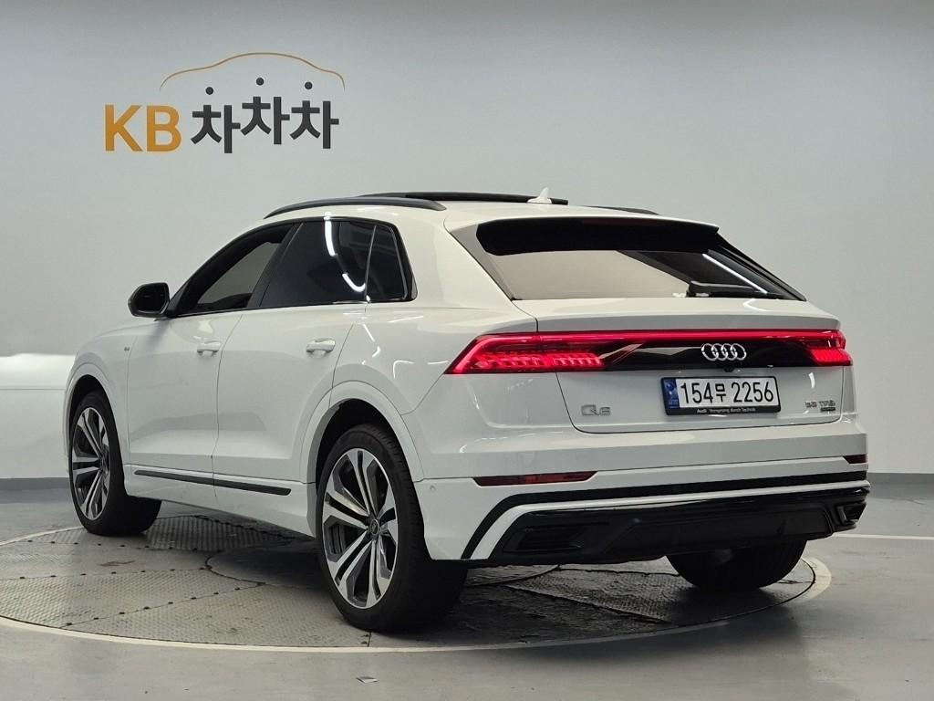 2023 AUDI Q8 