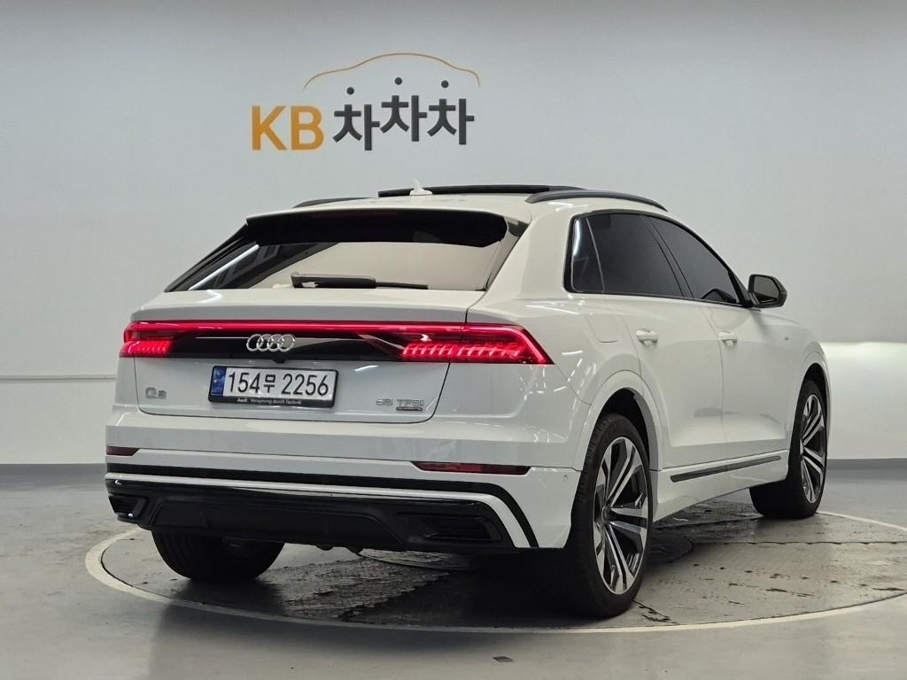 2023 AUDI Q8 