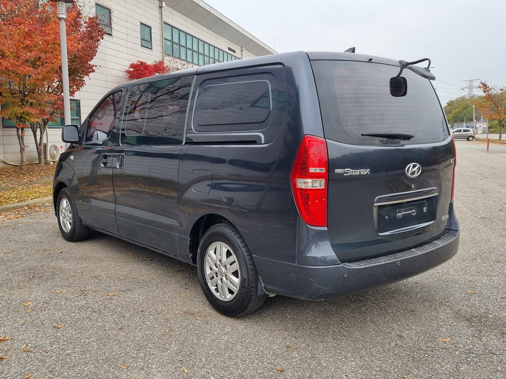 2019 HYUNDAI THE NEW GRAND STAREX 5seat Diesel Van Modern