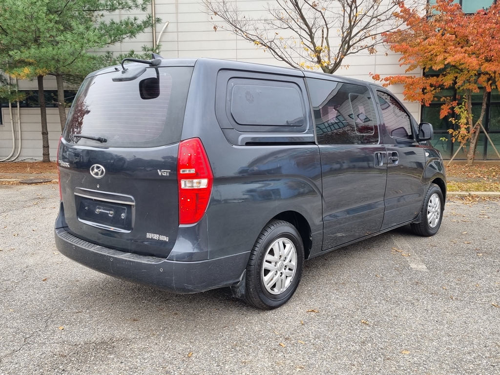 2019 HYUNDAI THE NEW GRAND STAREX 5seat Diesel Van Modern