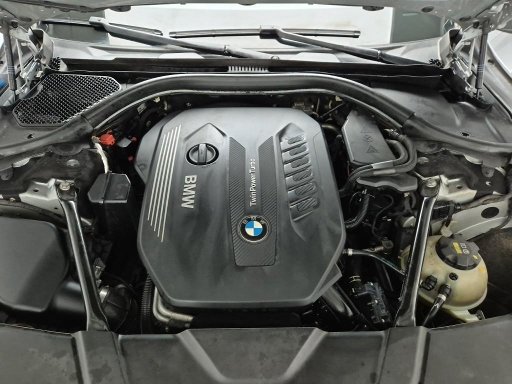 2016 BMW 7 SERIES (6Gen) 