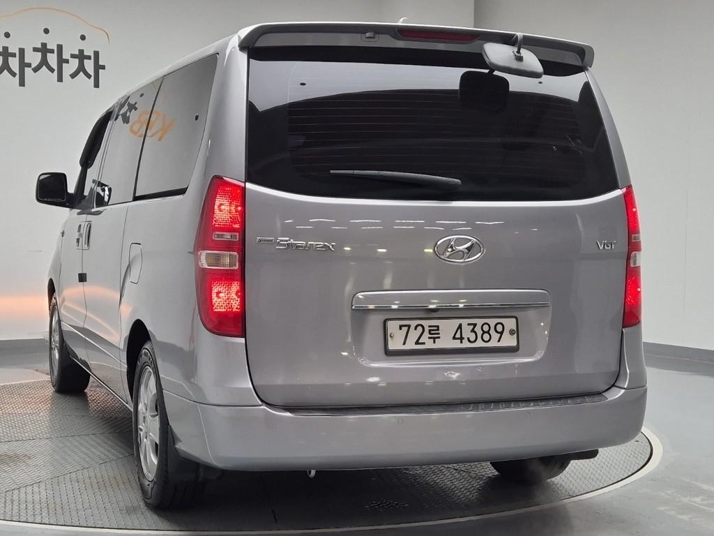 2018 HYUNDAI THE NEW GRAND STAREX 