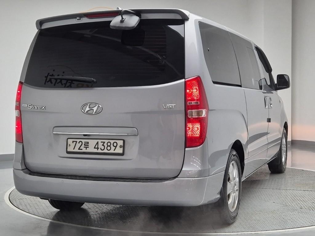 2018 HYUNDAI THE NEW GRAND STAREX 