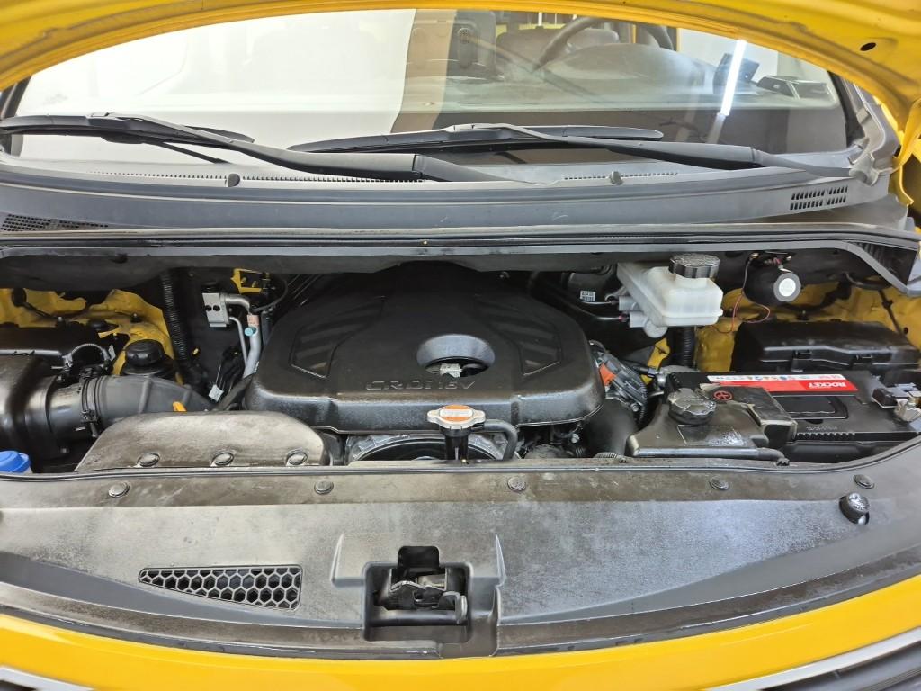 2018 HYUNDAI GRAND STAREX 