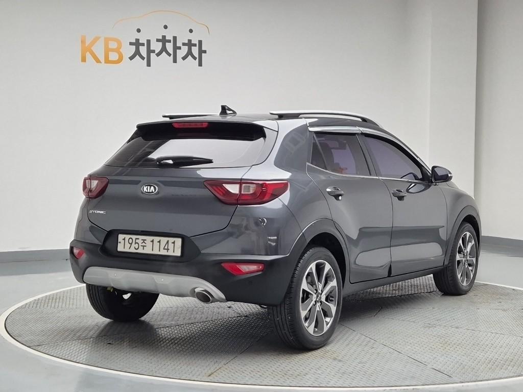 2019 KIA STONIC 