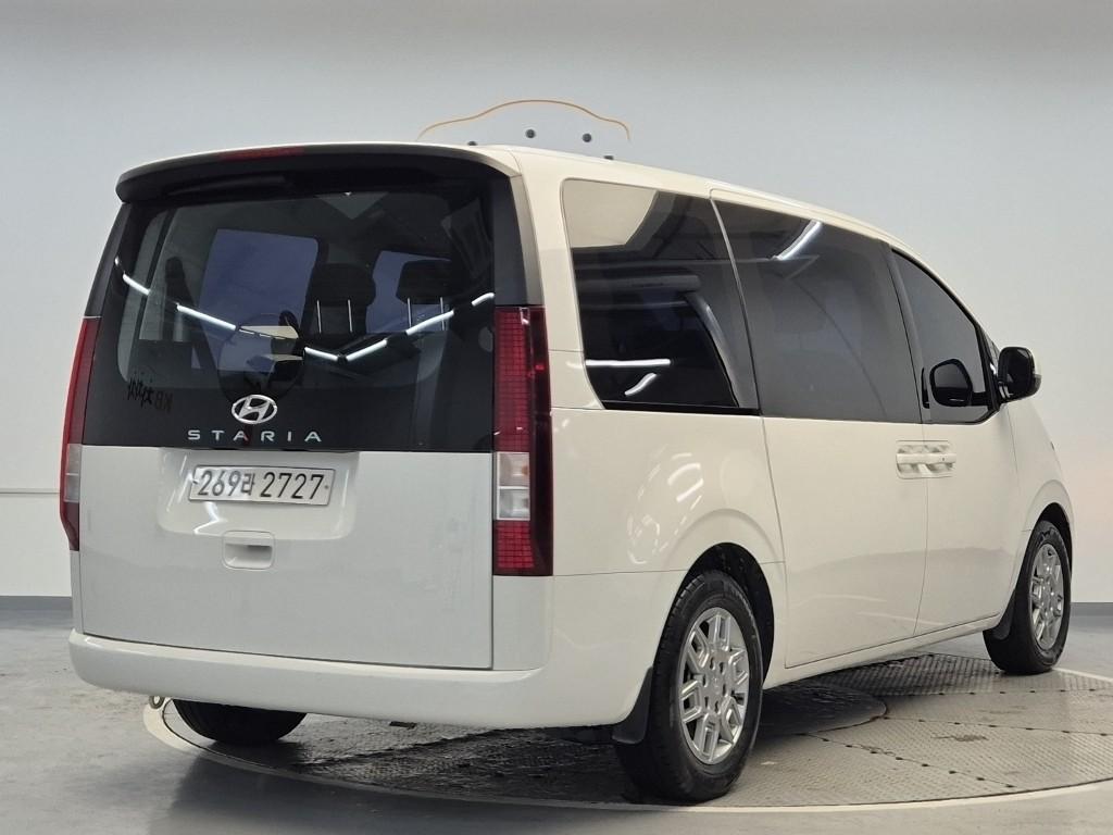 2022 HYUNDAI STARIA 
