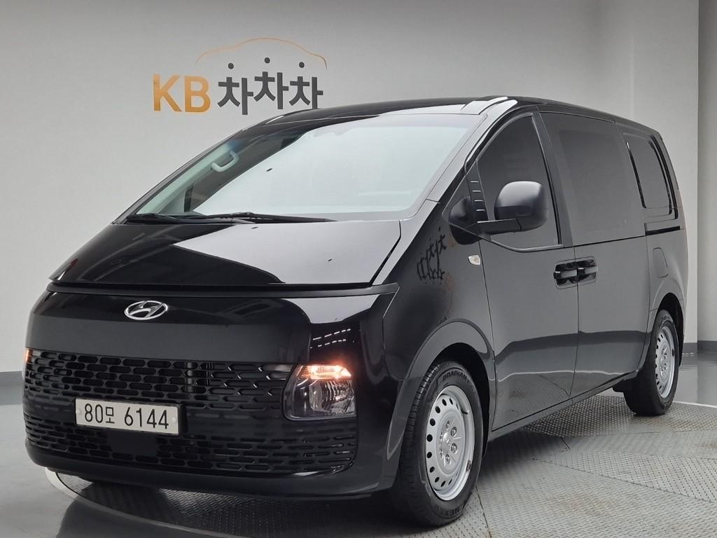 2022 HYUNDAI STARIA 