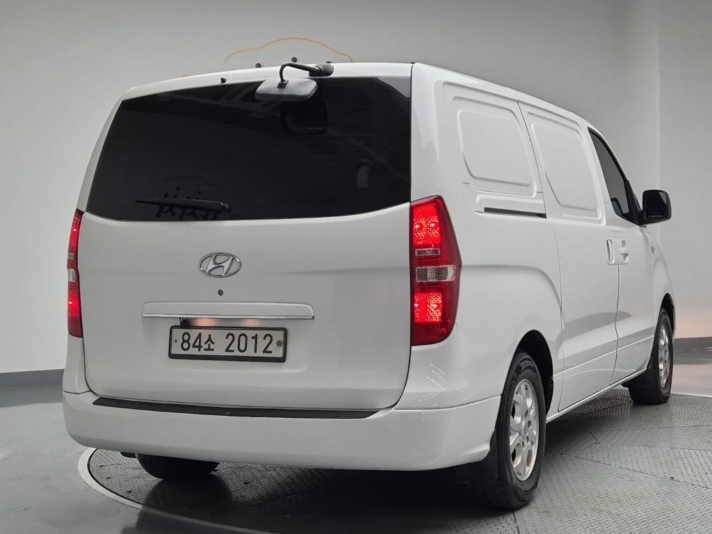 2015 HYUNDAI GRAND STAREX 