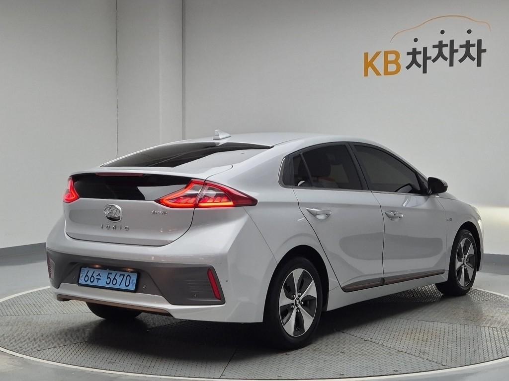 2017 HYUNDAI IONIQ Electric 