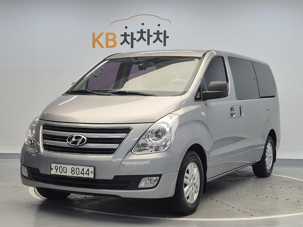 2017 HYUNDAI GRAND STAREX 
