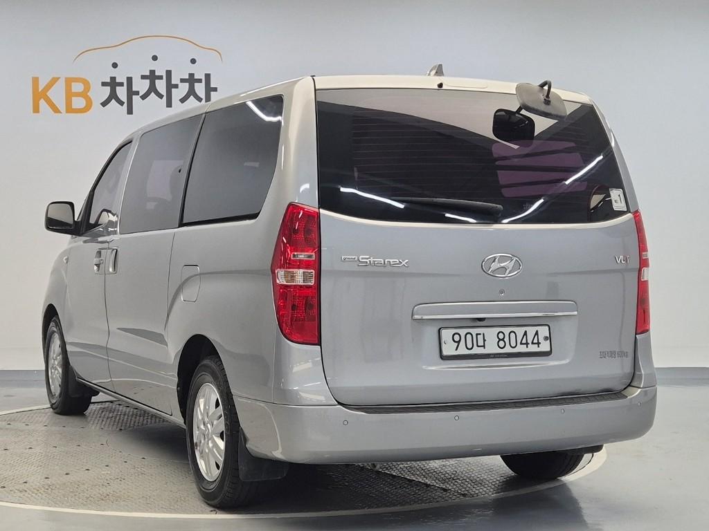 2017 HYUNDAI GRAND STAREX 