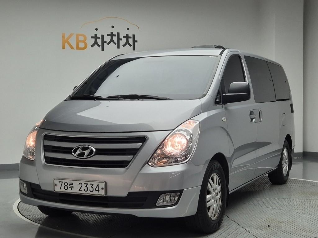 2017 HYUNDAI GRAND STAREX 