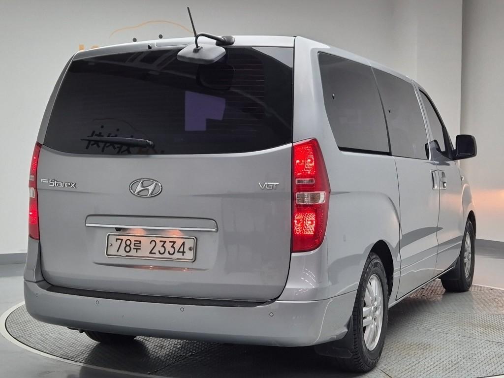 2017 HYUNDAI GRAND STAREX 