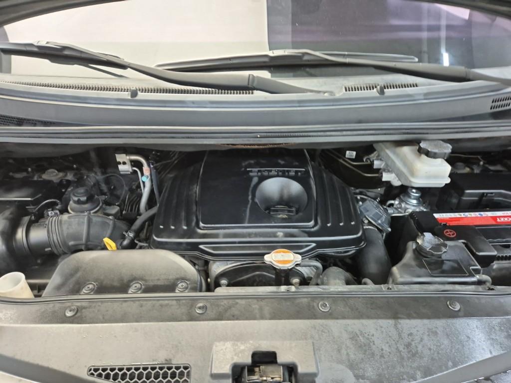 2014 HYUNDAI GRAND STAREX 