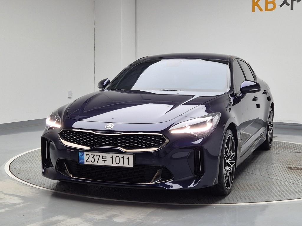 2019 KIA STINGER 