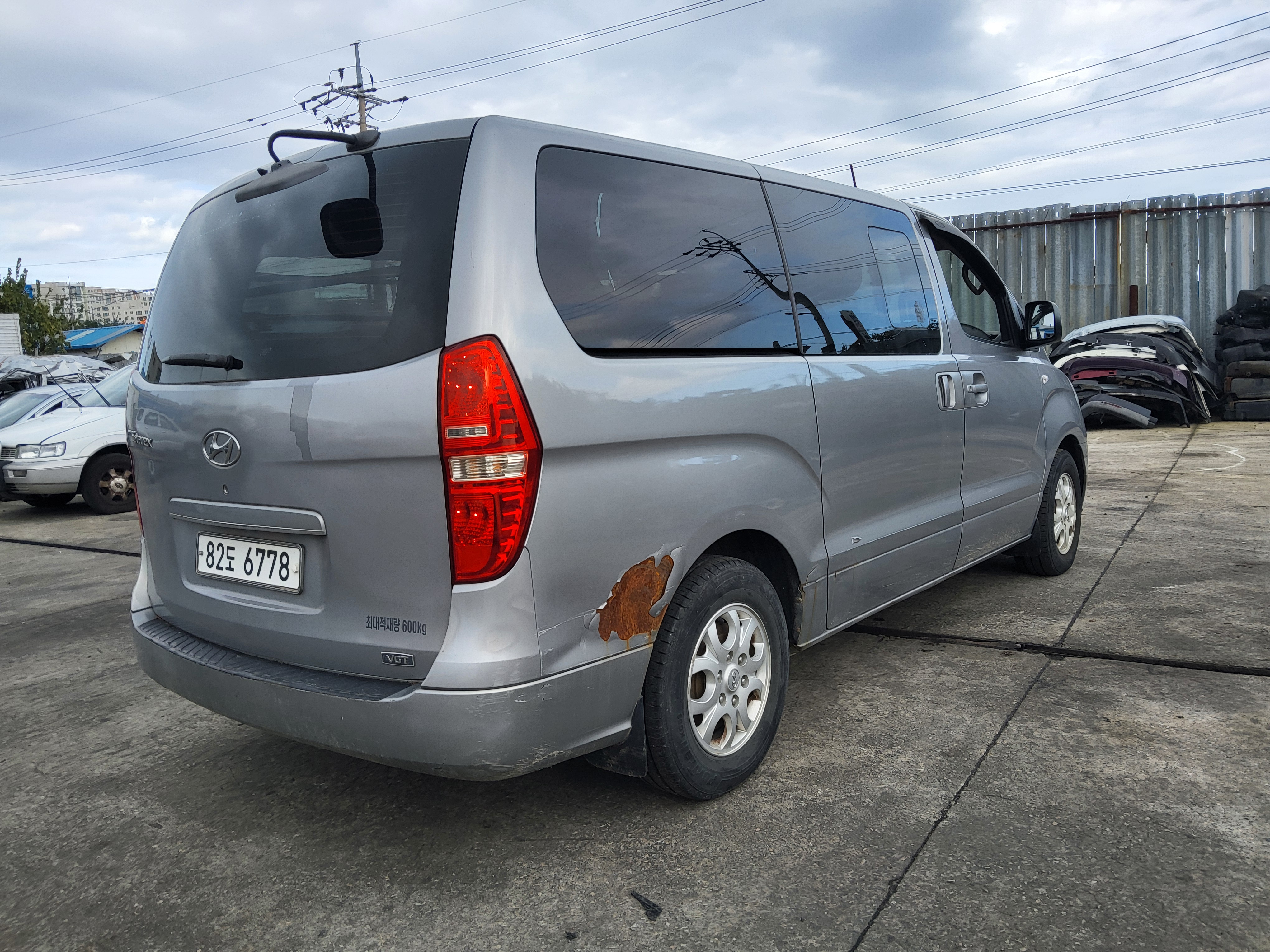 2011 Hyundai Grand Starex