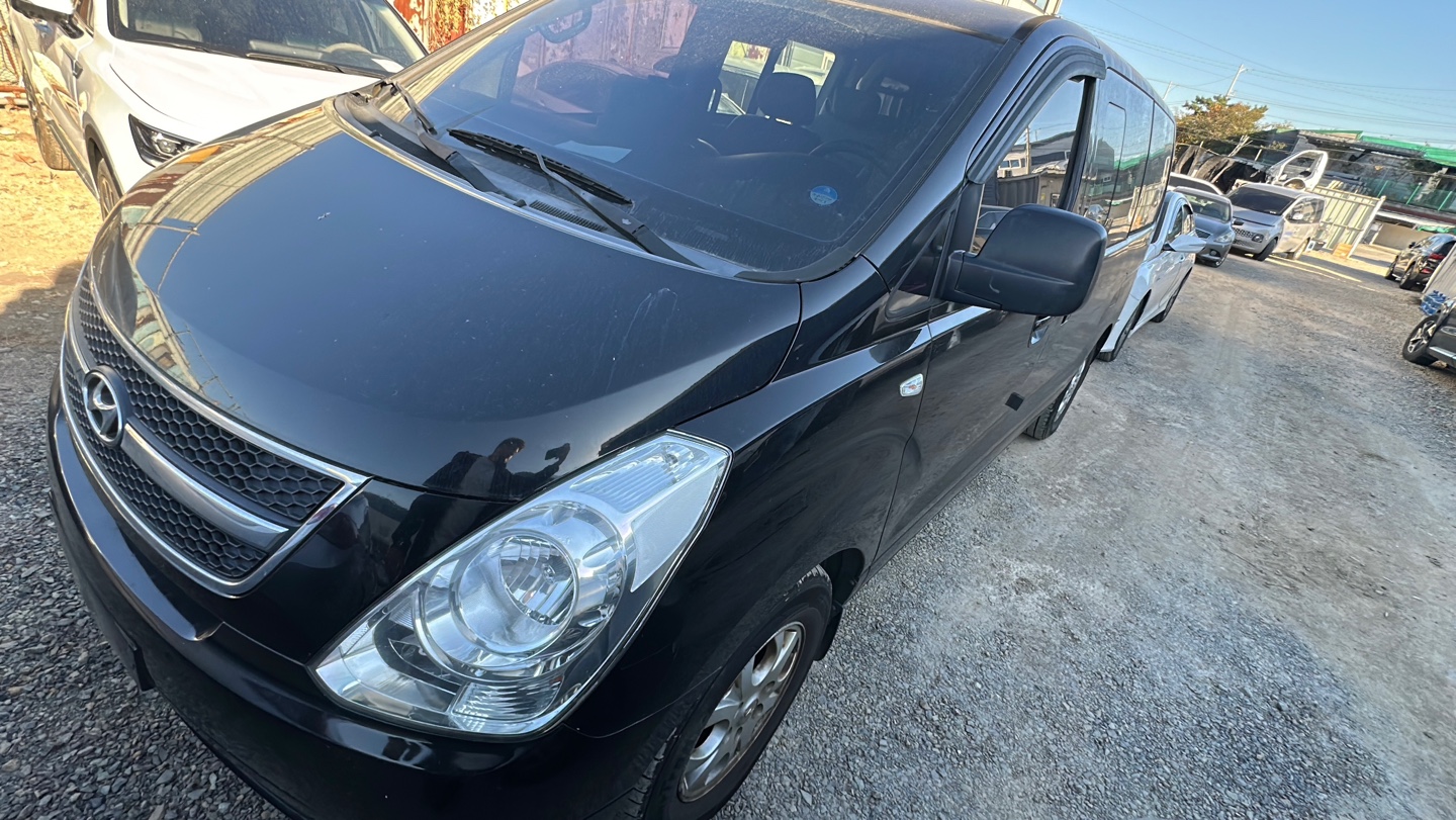 2013 Hyundai Grand Starex