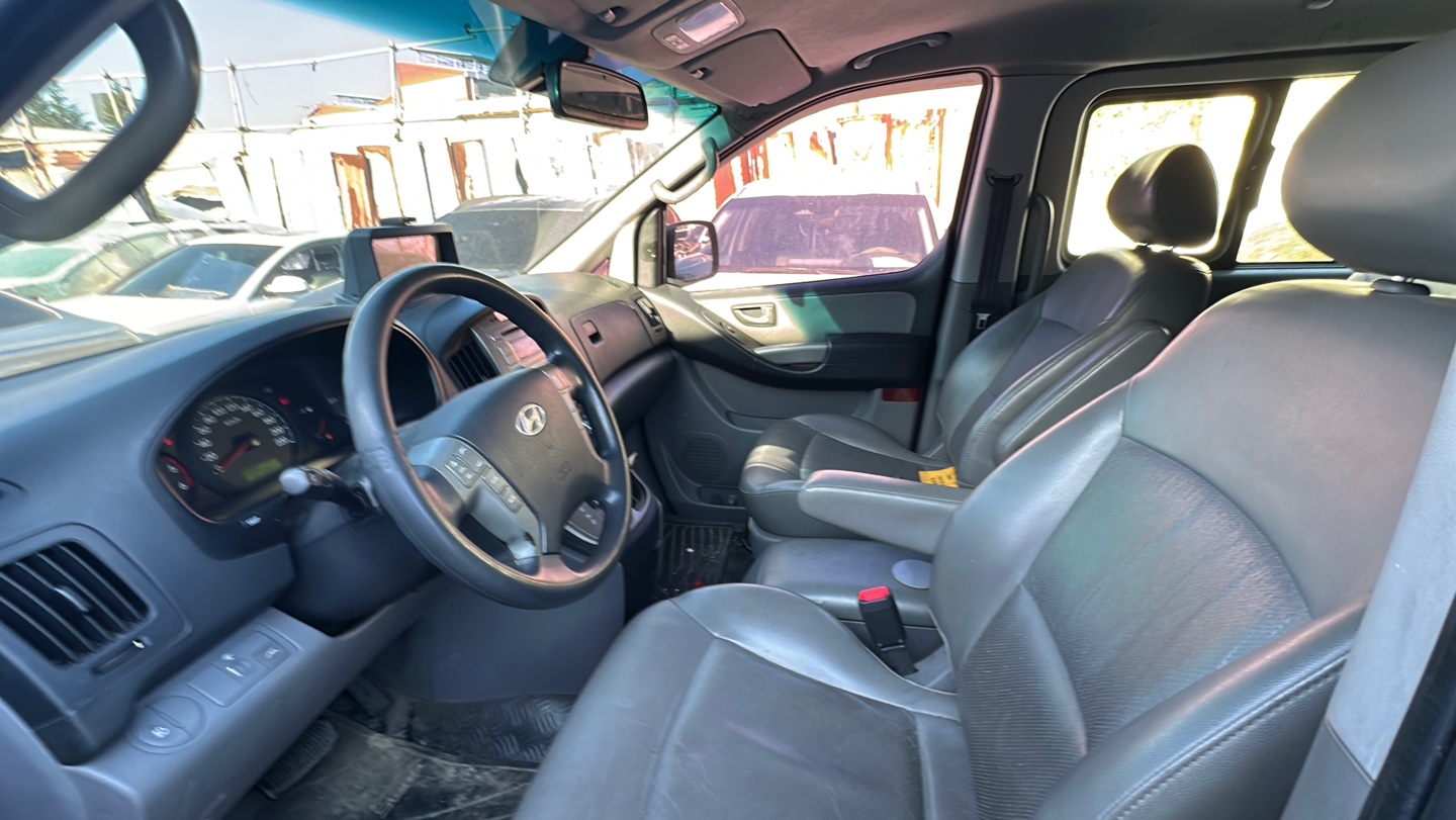 2013 Hyundai Grand Starex