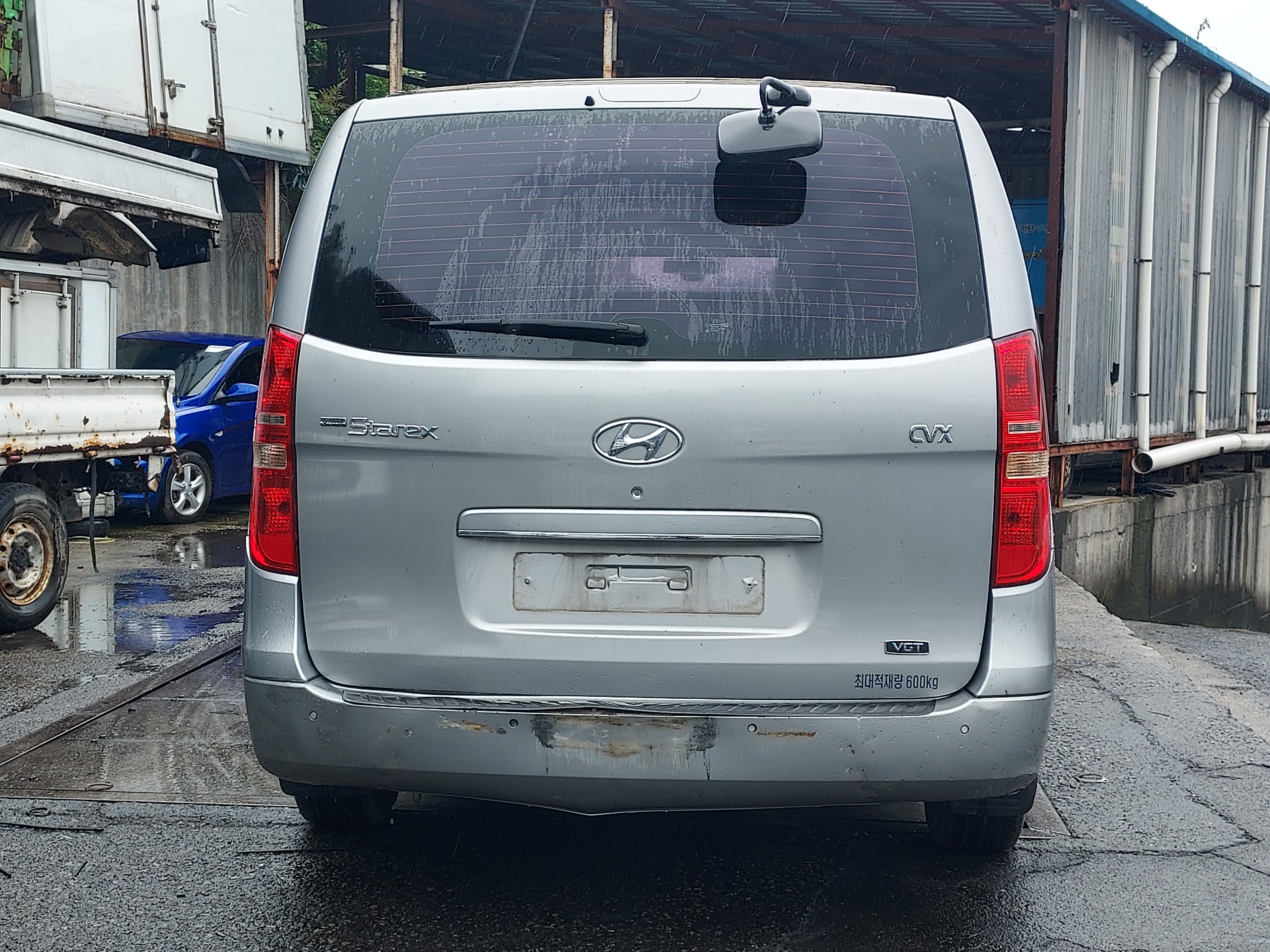 2012 Hyundai Grand Starex