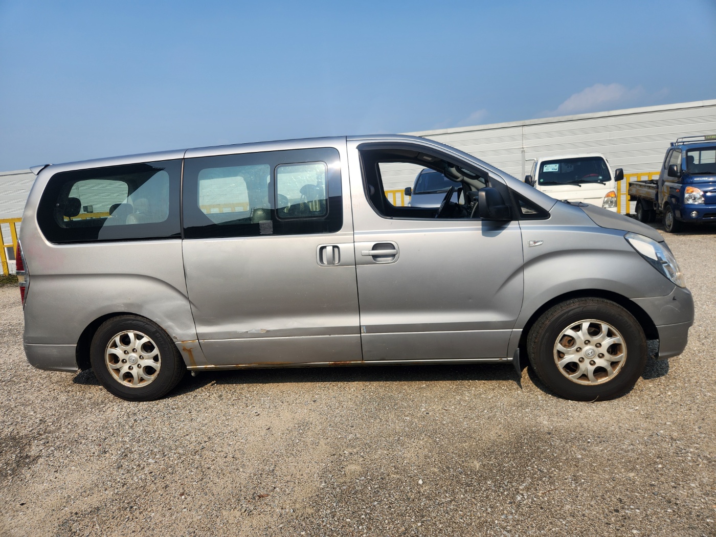 2011 Hyundai Grand Starex